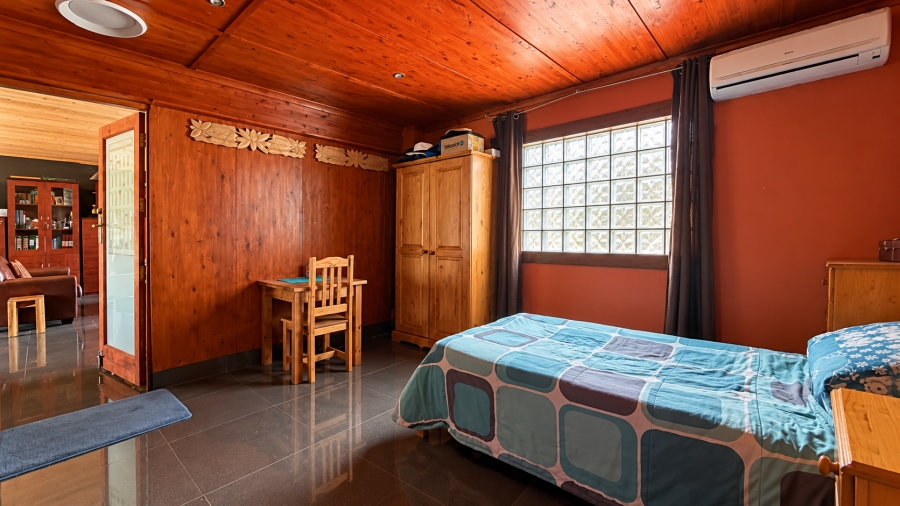 5 Bedroom Property for Sale in Protea Heights Western Cape